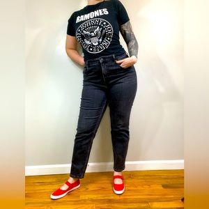 Everlane Curvy Cheeky Jeans Black High Waisted Straight size: 32